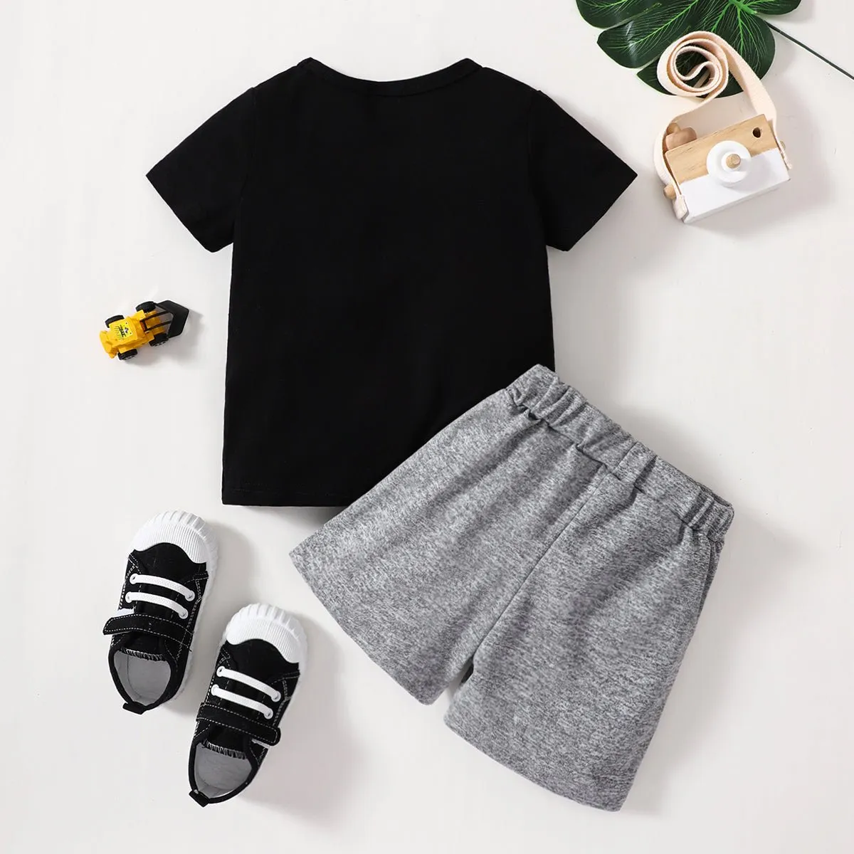 2pcs Toddler Boy Trendy Colorblock Short-sleeve Tee and Elasticized Shorts Set