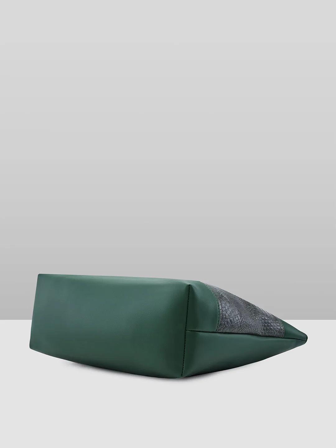 Caprese Cyprus Tote Medium Sage Green