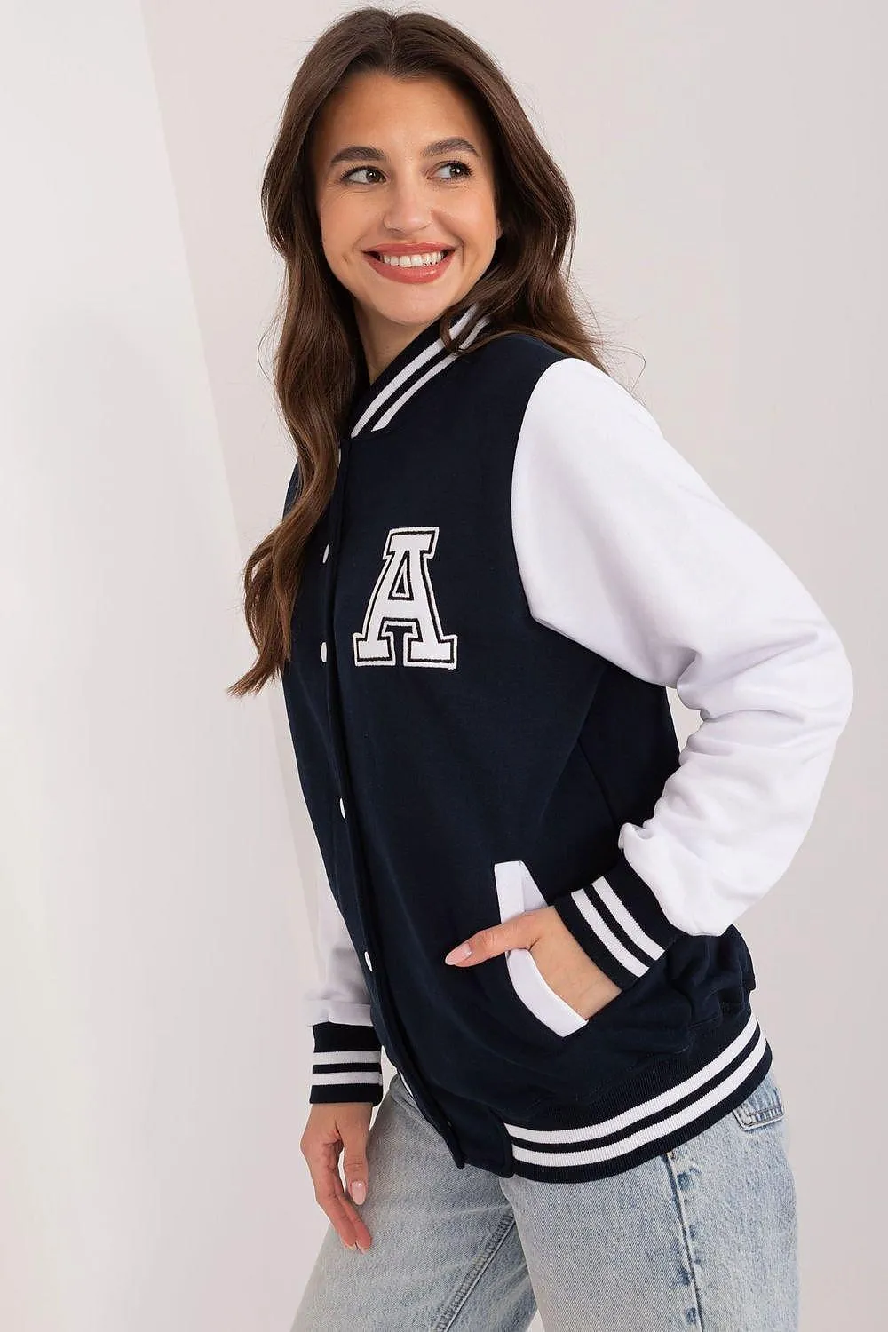 Chic Snap Button Sweatshirt for Active Women