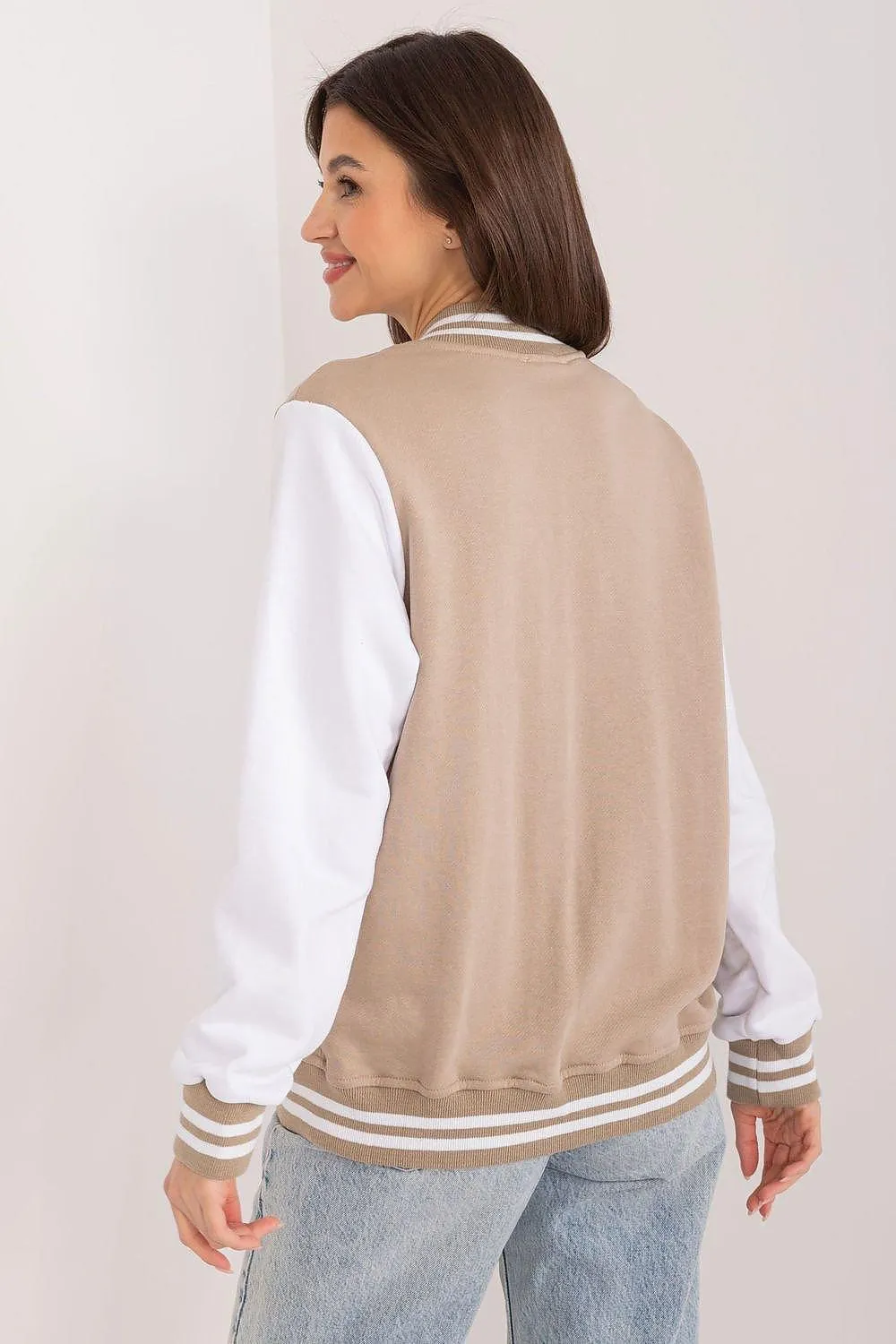 Chic Snap Button Sweatshirt for Active Women