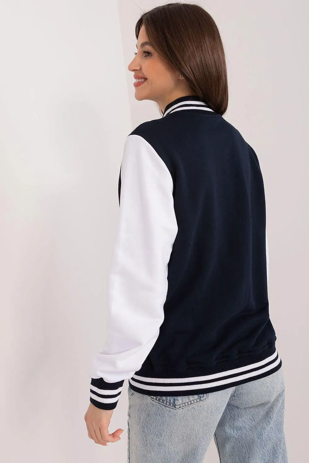 Chic Snap Button Sweatshirt for Active Women