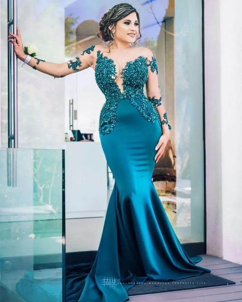 Classic Illusion neck Long Sleeves Blue Lace Appliques Prom Party Gowns with Chapel Train