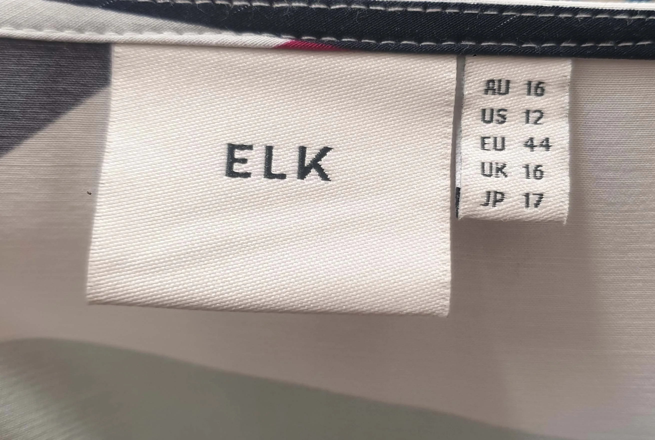 Elk colourful block print top size 16