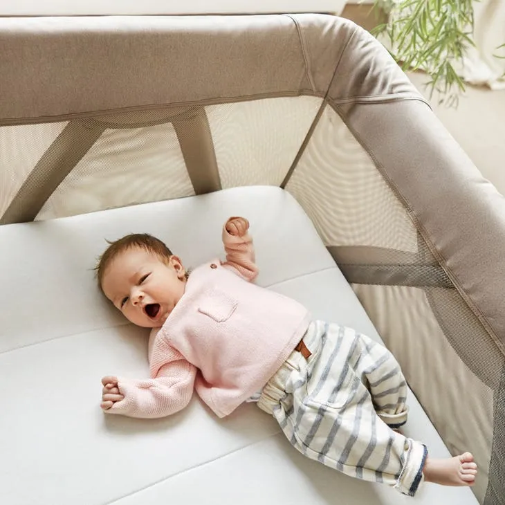 Sena Aire Travel Crib   Play Yard (with Organic Cotton Sheet) by Nuna