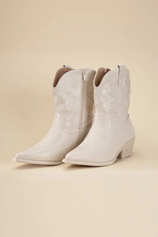 WILLA Western Booties