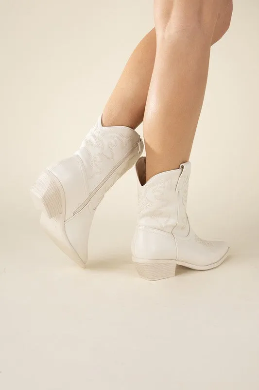 WILLA Western Booties