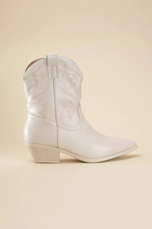 WILLA Western Booties