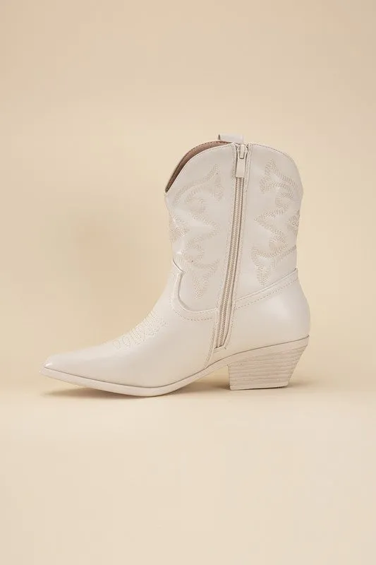 WILLA Western Booties