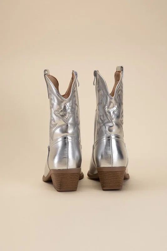 WILLA Western Booties