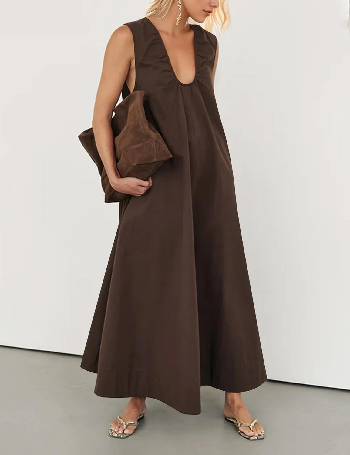 Womens Sleeveless Scoop Neck Long Dress Wide Shoulder Ruched Relaxed Summer Beach Vacation Maxi Sundress